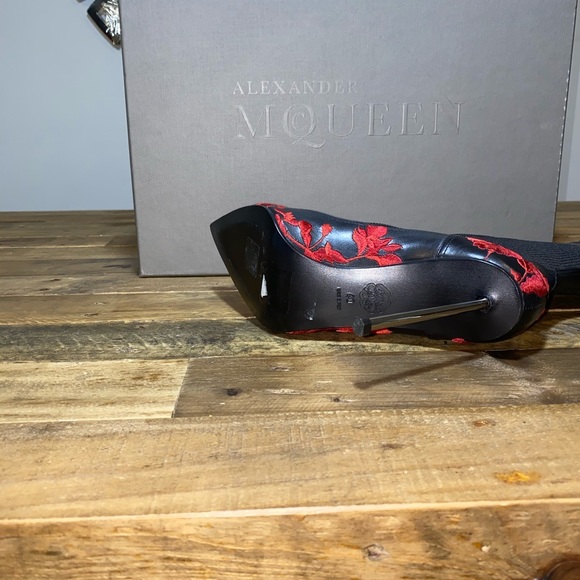 Alexander Mcqueen Ankle Boot w/Floral Embroidery - Picture 7 of 8